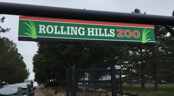 Rolling Hills Zoo sign