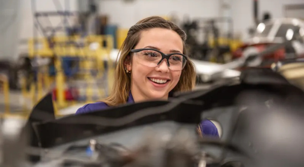 Student working on airplane in Aviation Maintenance degree