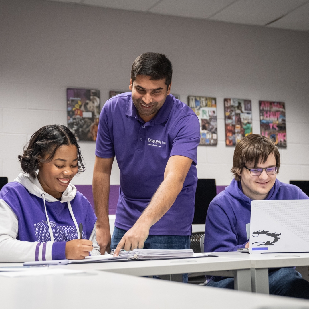 Photo of K-State Salina students getting academic assistance